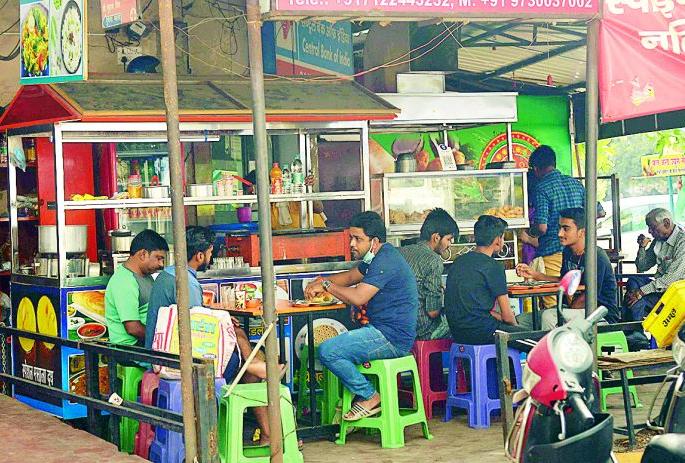 Corona carriers across Nagpur city: Some have disregard shutdown order, requiring stringent action | नागपुरात शहरभर कोरोना वाहक : काहींनी बंदचा आदेश झुगारला, कडक कारवाई करण्याची गरज