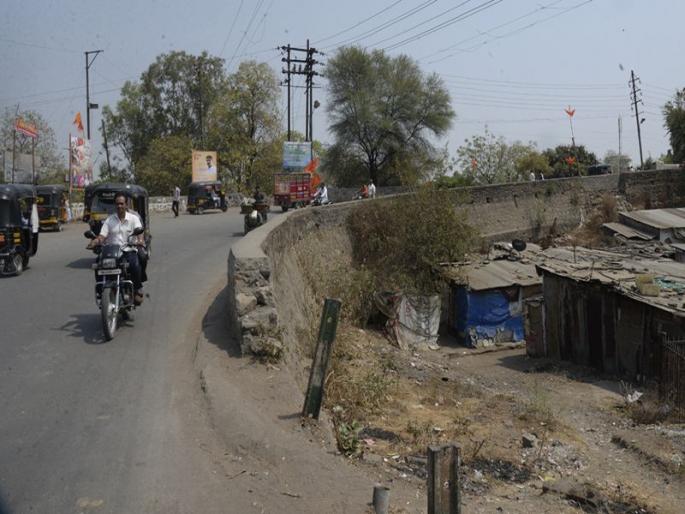 Not only Bhumi Pujan, work should be started ... | केवळ भूमिपूजन नको, काम सुरू व्हावे... Not only Bhumi Pujan, work should be started ... | केवळ भूमिपूजन नको, काम सुरू व्हावे...