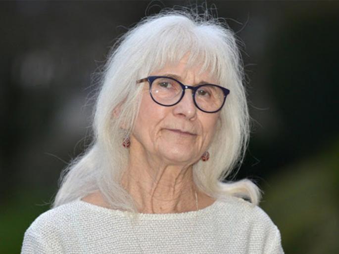 Jo Cameron a 71 year old woman never felt pain in life here is why | 'या' ७१ वर्षीय महिलेला आयुष्यात कधीच जाणवल्या नाही वेदना, जाणून घ्या कारण Jo Cameron a 71 year old woman never felt pain in life here is why | 'या' ७१ वर्षीय महिलेला आयुष्यात कधीच जाणवल्या नाही वेदना, जाणून घ्या कारण