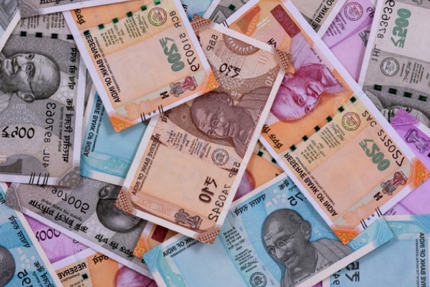 Play municipal drums for taxation in stocks | सटाण्यात करवसुलीसाठी पालिकेचे ढोल बजाव Play municipal drums for taxation in stocks | सटाण्यात करवसुलीसाठी पालिकेचे ढोल बजाव