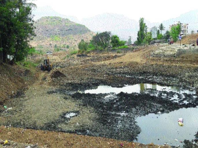 Neral dams have become mud-free, hundreds of trucks, stones removed | नेरळ धरण झाले गाळमुक्त, शेकडो ट्रक माती,दगड काढले बाहेर Neral dams have become mud-free, hundreds of trucks, stones removed | नेरळ धरण झाले गाळमुक्त, शेकडो ट्रक माती,दगड काढले बाहेर