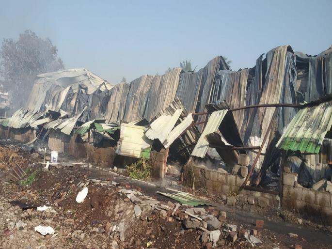 Fire breaks out at fruit market in Sangli, loss of around Rs 1 crore | Sangli: फळांच्या गोडावूनला आग, सुमारे एक कोटींचे नुकसान Fire breaks out at fruit market in Sangli, loss of around Rs 1 crore | Sangli: फळांच्या गोडावूनला आग, सुमारे एक कोटींचे नुकसान