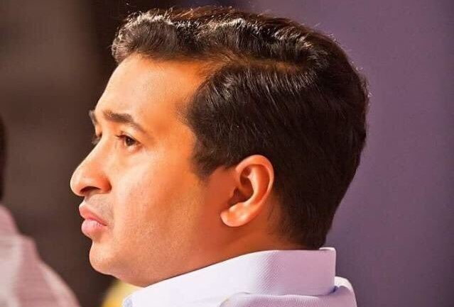 Why sympathy of 'Matoshri' for blue eyed children ?, MLA nitesh Rane's question on anil parab | 'मातोश्री'तील खास माणसाला सहानुभूती का?, नितेश राणेंचा सवाल Why sympathy of 'Matoshri' for blue eyed children ?, MLA nitesh Rane's question on anil parab | 'मातोश्री'तील खास माणसाला सहानुभूती का?, नितेश राणेंचा सवाल