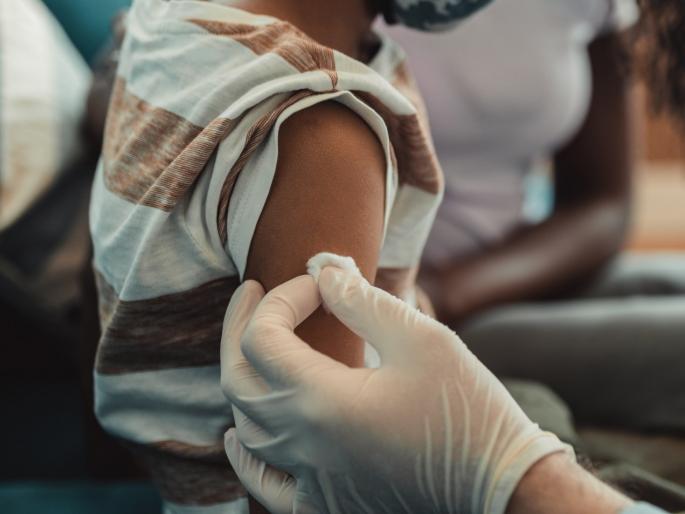 Vaccination of children is as important as missiles in the Corona War | कोरोनायुद्धात मुलांच्या लसीकरणाला क्षेपणास्त्रांइतके महत्त्व Vaccination of children is as important as missiles in the Corona War | कोरोनायुद्धात मुलांच्या लसीकरणाला क्षेपणास्त्रांइतके महत्त्व