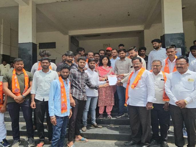 Nashik: Protest if Center does not withdraw anti-farmer policy, MNS statement to Tehsildars | Nashik: केंद्राने शेतकरीविरोधी धोरण मागे न घेतल्यास आंदोलन, मनसेचे तहसीलदारांना निवेदन Nashik: Protest if Center does not withdraw anti-farmer policy, MNS statement to Tehsildars | Nashik: केंद्राने शेतकरीविरोधी धोरण मागे न घेतल्यास आंदोलन, मनसेचे तहसीलदारांना निवेदन