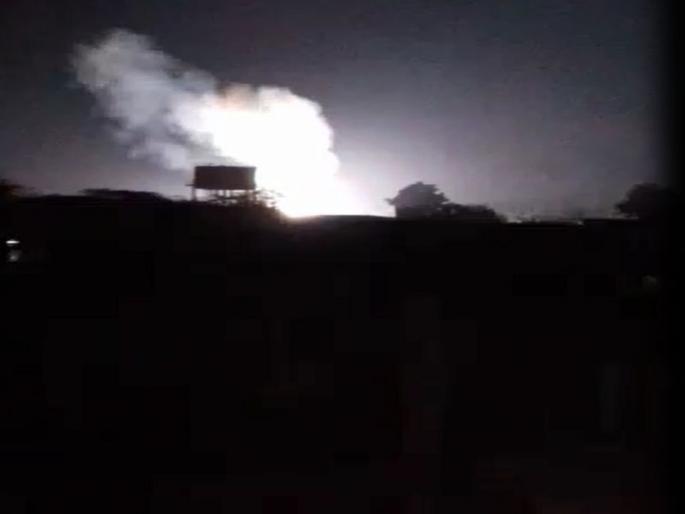 Fire brigade in Madni Nagar electrical sub station near Nashik | नाशिकमधील मदनी नगर विद्युत उपकेंद्रात शॉर्टसर्किटमूळे आग Fire brigade in Madni Nagar electrical sub station near Nashik | नाशिकमधील मदनी नगर विद्युत उपकेंद्रात शॉर्टसर्किटमूळे आग