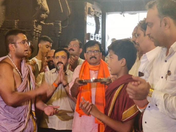 Not Hinduism; BJP leaders, party in danger says Sanjay Raut | हिंदू धर्म नव्हे; भाजपचे नेते, पक्ष खतरेमें; संजय राऊतांचा टोला Not Hinduism; BJP leaders, party in danger says Sanjay Raut | हिंदू धर्म नव्हे; भाजपचे नेते, पक्ष खतरेमें; संजय राऊतांचा टोला