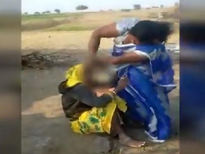 in nashik moneylender women beaten man tried to undress women for 15 thousand | भयंकर! महिला सावकाराची दाम्पत्याला अमानुष मारहाण; महिलेला विवस्त्र करण्याचा प्रयत्न in nashik moneylender women beaten man tried to undress women for 15 thousand | भयंकर! महिला सावकाराची दाम्पत्याला अमानुष मारहाण; महिलेला विवस्त्र करण्याचा प्रयत्न
