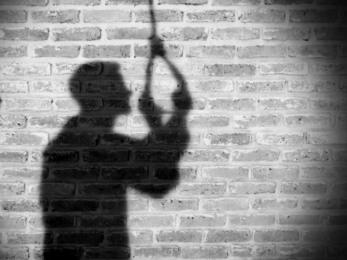 youth commits suicide after his girlfriend refuses to marry him | मैत्रिणीकडून लग्नास नकार; ‘प्रपोज डे’लाच प्रियकराने संपवली जीवनयात्रा