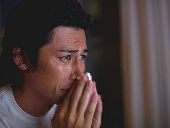 Do not overlook the frequent occurrence of nasal water | नाकातून वारंवार येणाऱ्या पाण्याकडे करू नका दुर्लक्ष Do not overlook the frequent occurrence of nasal water | नाकातून वारंवार येणाऱ्या पाण्याकडे करू नका दुर्लक्ष