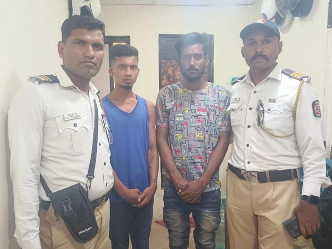 two accused were chased on a two wheeler for two kilometers highway police caught those who were running away with mobile phones | दोन आरोपींचा दोन किलोमीटर दुचाकीने केला पाठलाग; मोबाईल खेचून पळणाऱ्यांना महामार्ग पोलिसांनी पकडले two accused were chased on a two wheeler for two kilometers highway police caught those who were running away with mobile phones | दोन आरोपींचा दोन किलोमीटर दुचाकीने केला पाठलाग; मोबाईल खेचून पळणाऱ्यांना महामार्ग पोलिसांनी पकडले