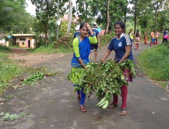 Describes the camp of the seven-day rasayo of the Chalisgaon College | चाळीसगाव कॉलेजच्या सात दिवसीय रासेयोचे शिबिराची सांगता Describes the camp of the seven-day rasayo of the Chalisgaon College | चाळीसगाव कॉलेजच्या सात दिवसीय रासेयोचे शिबिराची सांगता