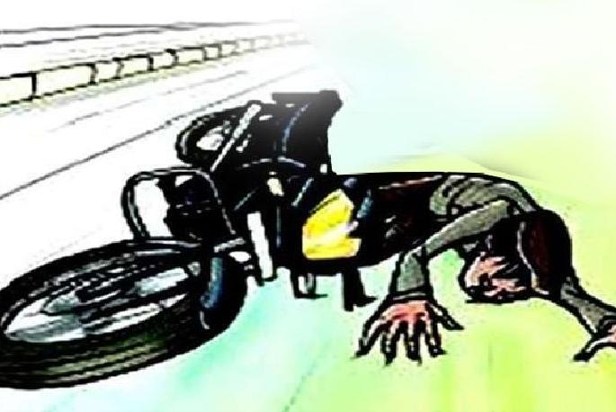 Two-wheeler killed in collision with unknown vehicle | अज्ञात वाहनाच्या धडकेत दुचाकीस्वार ठार Two-wheeler killed in collision with unknown vehicle | अज्ञात वाहनाच्या धडकेत दुचाकीस्वार ठार