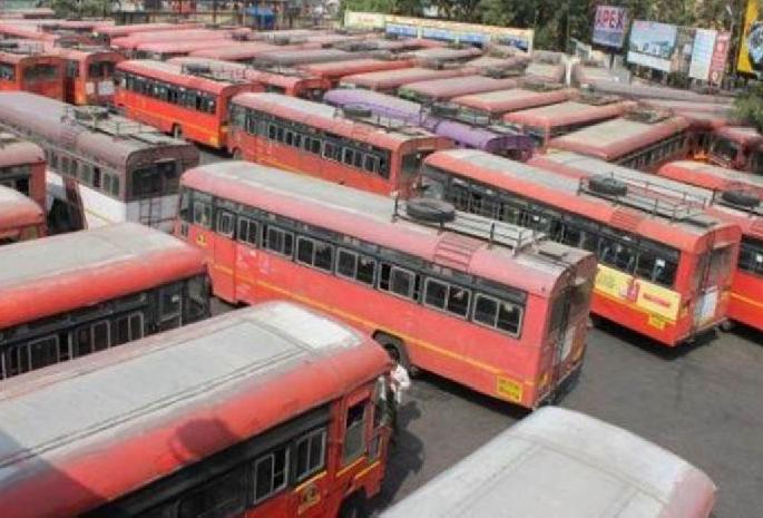 st buses maintenance stopped due to employee strike | धूळ खात आहेत एसटी बस, मेन्टेनन्सची वाढली चिंता st buses maintenance stopped due to employee strike | धूळ खात आहेत एसटी बस, मेन्टेनन्सची वाढली चिंता
