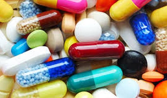 Buy medicine within the 10 percent limit! | दहा टक्के मर्यादेतच औषध खरेदी करा!