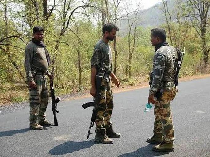 Were the two killed in the encounter not Naxalites? | चकमकीत ठार झालेले दोघे नक्षलवादी नव्हते?  Were the two killed in the encounter not Naxalites? | चकमकीत ठार झालेले दोघे नक्षलवादी नव्हते?