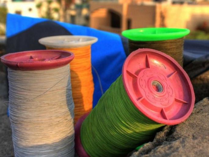 Nylon Manja is being sold by book sellers, search operation for sellers intensified in Chhatrapati Sambhajinagar | चक्क पुस्तक विक्रेत्यांकडून नायलॉन मांजा विक्री, छत्रपती संभाजीनगरात विक्रेत्यांची शोधमोहीम तीव्र Nylon Manja is being sold by book sellers, search operation for sellers intensified in Chhatrapati Sambhajinagar | चक्क पुस्तक विक्रेत्यांकडून नायलॉन मांजा विक्री, छत्रपती संभाजीनगरात विक्रेत्यांची शोधमोहीम तीव्र