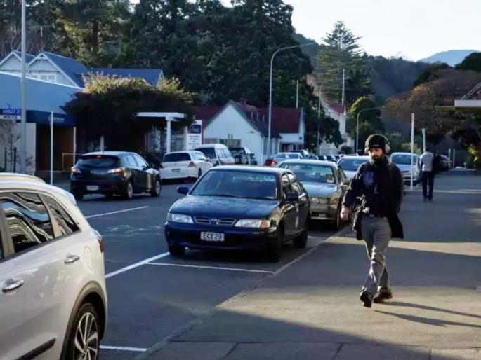 New Zealand is no longer coronavirus-free, 2 fresh cases detected | कोरोनामुक्त झालेल्या देशात पुन्हा कोरोनाचा शिरकाव, परदेशातून आलेले प्रवासी 'पॉझिटिव्ह'