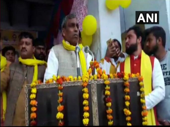 O P Rajbhar says politicians who cause hindu muslim rift should be set on fire | 'हिंदू-मुस्लिम वाद पेटवणाऱ्या नेत्यांना जाळून टाका' O P Rajbhar says politicians who cause hindu muslim rift should be set on fire | 'हिंदू-मुस्लिम वाद पेटवणाऱ्या नेत्यांना जाळून टाका'