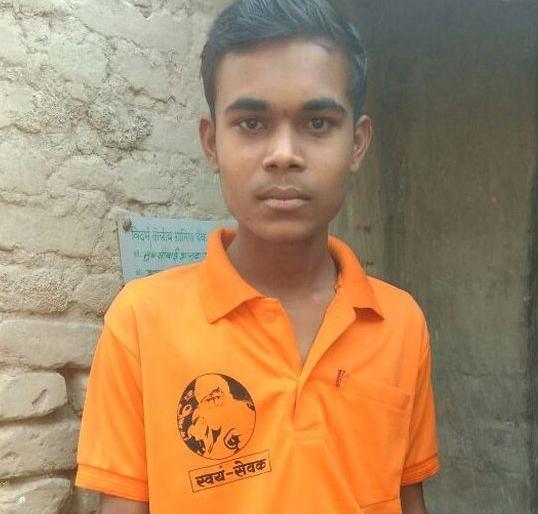 Mangarulipir: Help for donation of Ombla suffering from kidney disease | मंगरुळपीर : मुत्रपिंडाच्या आजाराने ग्रस्त ओमला हवी दानशुरांची मदत Mangarulipir: Help for donation of Ombla suffering from kidney disease | मंगरुळपीर : मुत्रपिंडाच्या आजाराने ग्रस्त ओमला हवी दानशुरांची मदत