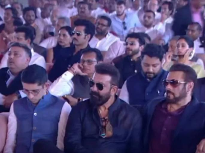 Attendance of industrialists, celebrities at the ceremony; Azad Maidan became saffron and pink | सोहळ्याला उद्योगपती, सेलिब्रिटींची उपस्थिती; आझाद मैदान झाले भगवे अन् गुलाबी