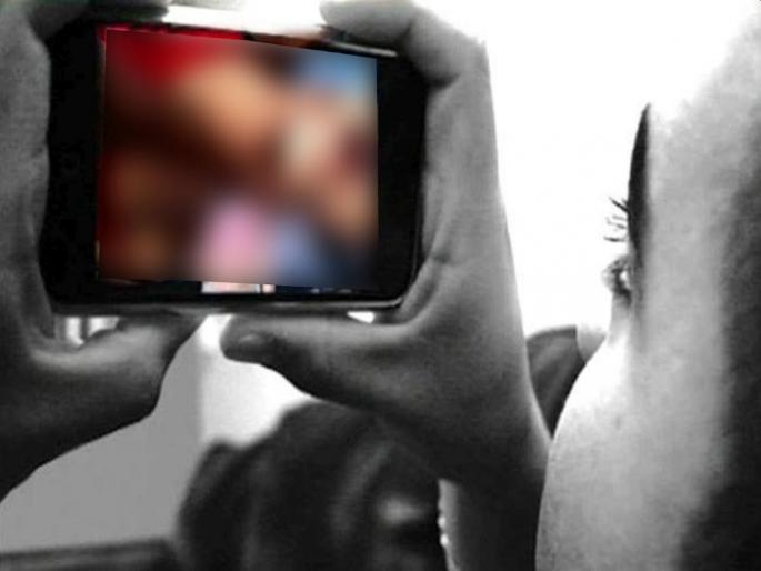 Made a video of sexual intercourse with a married sweetheart | विवाहित प्रेयसीसोबतच्या शरीरसंबंधाचा व्हिडिओ बनवून ब्लॅकमेलिंग; बलात्काराचा गुन्हा दाखल Made a video of sexual intercourse with a married sweetheart | विवाहित प्रेयसीसोबतच्या शरीरसंबंधाचा व्हिडिओ बनवून ब्लॅकमेलिंग; बलात्काराचा गुन्हा दाखल