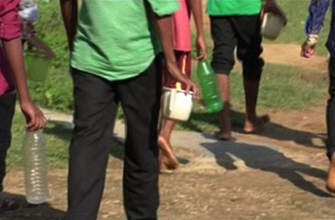 Billions spent on toilets; Open Defication still remains in the village! | शौचालयांवर कोट्यावधीचा खर्च; तरीही गावात हगणदरी कायम!