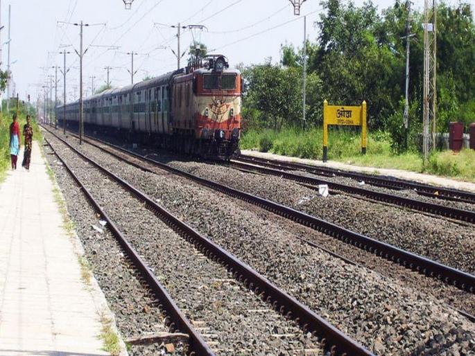 The body found near the bridge near the railway station | ओढा रेल्वे स्थानकाजवळ रूळावर आढळला मृतदेह The body found near the bridge near the railway station | ओढा रेल्वे स्थानकाजवळ रूळावर आढळला मृतदेह