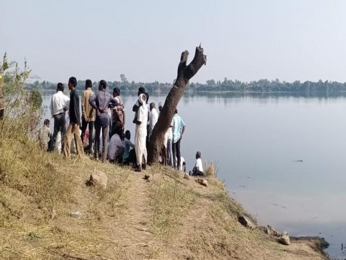 The boat sank in the Wanganga River; Two missing, six able to save | वैनगंगा नदीत नाव बुडाली; दोघे बेपत्ता, सहा जणांना वाचविण्यात यश The boat sank in the Wanganga River; Two missing, six able to save | वैनगंगा नदीत नाव बुडाली; दोघे बेपत्ता, सहा जणांना वाचविण्यात यश