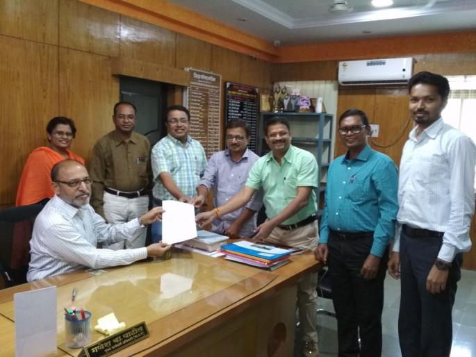 Zilla Parishad-Panchayat Samiti officers no-work agitation | वाशिममध्ये जिल्हा परिषद-पंचायत समिती अधिकाऱ्यांचे कामबंद आंदोलन! Zilla Parishad-Panchayat Samiti officers no-work agitation | वाशिममध्ये जिल्हा परिषद-पंचायत समिती अधिकाऱ्यांचे कामबंद आंदोलन!