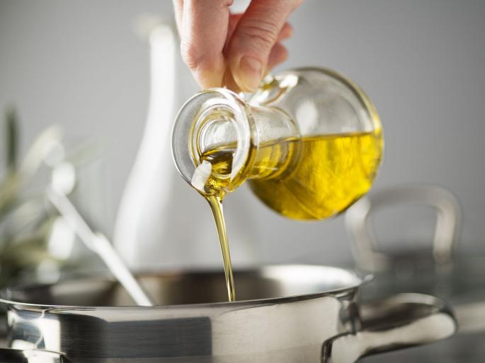 The residents of Chhatrapati Sambhajinagar eat 100 tons of edible oil every day! | छत्रपती संभाजीनगरवासी करतात दररोज १०० टन खाद्यतेल फस्त ! The residents of Chhatrapati Sambhajinagar eat 100 tons of edible oil every day! | छत्रपती संभाजीनगरवासी करतात दररोज १०० टन खाद्यतेल फस्त !