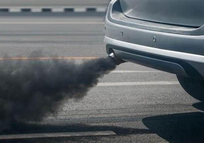Diesel is the main cause of pollution in the atmosphere | वातावरणात प्रदूषण वाढविण्यासाठी डिझेल सर्वाधिक कारणीभूत Diesel is the main cause of pollution in the atmosphere | वातावरणात प्रदूषण वाढविण्यासाठी डिझेल सर्वाधिक कारणीभूत