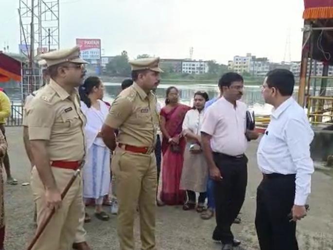 KDMC ready for Ganeshotsav; On call immersion facility available for Ganpati | गणेशोत्सवासाठी केडीएमसी सज्ज; गणपतीसाठी ऑन कॉल विसर्जन सुविधा उपलब्ध KDMC ready for Ganeshotsav; On call immersion facility available for Ganpati | गणेशोत्सवासाठी केडीएमसी सज्ज; गणपतीसाठी ऑन कॉल विसर्जन सुविधा उपलब्ध