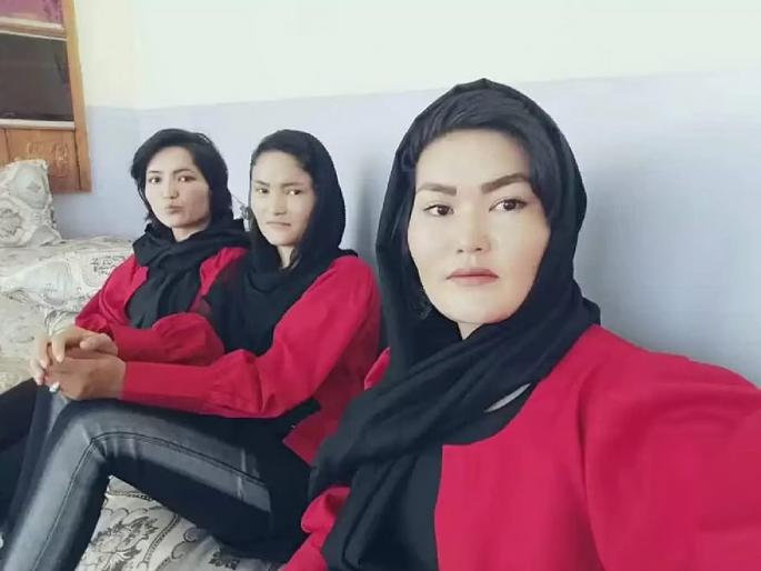 Afghanistan Taliban: Taliban burn down house, reach airport to save lives; 5 sisters share Incident | Afghanistan Taliban Crisis: तालिबानींनी घर जाळलं, जीव वाचवण्यासाठी एअरपोर्ट गाठलं; ५ बहिणींनी थरार सांगितला Afghanistan Taliban: Taliban burn down house, reach airport to save lives; 5 sisters share Incident | Afghanistan Taliban Crisis: तालिबानींनी घर जाळलं, जीव वाचवण्यासाठी एअरपोर्ट गाठलं; ५ बहिणींनी थरार सांगितला