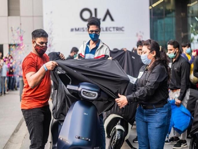 Ola S1, S1 Pro Electric Scooter delivers first 100 scooters without some promised features | लाँचिंगच्या 4 महिन्यांनंतर Ola Scooter ची डिलिव्हरी, पुन्हा खरेदी विंडो उघडणार! Ola S1, S1 Pro Electric Scooter delivers first 100 scooters without some promised features | लाँचिंगच्या 4 महिन्यांनंतर Ola Scooter ची डिलिव्हरी, पुन्हा खरेदी विंडो उघडणार!