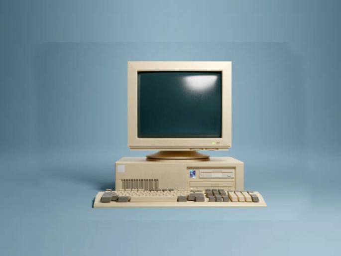 Will 3 crore computers end up in scrapyards this year? Will they be rendered useless due to lack of operating system? | यंदा ३ कोटी कम्प्युटर्स जमा होणार भंगारात? ऑपरेटिंग सीस्टिमअभावी ठरवले जाणार निरुपयोगी Will 3 crore computers end up in scrapyards this year? Will they be rendered useless due to lack of operating system? | यंदा ३ कोटी कम्प्युटर्स जमा होणार भंगारात? ऑपरेटिंग सीस्टिमअभावी ठरवले जाणार निरुपयोगी