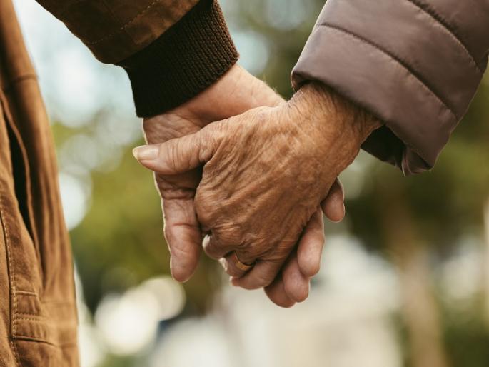 old couple ended their life harassment of daughter-in-law's pune latest crime news | सुनेच्या छळाला कंटाळून सासु-सासऱ्याने घेतला टोकाचा निर्णय; सुनेसह तिच्या आईवर गुन्हा दाखल old couple ended their life harassment of daughter-in-law's pune latest crime news | सुनेच्या छळाला कंटाळून सासु-सासऱ्याने घेतला टोकाचा निर्णय; सुनेसह तिच्या आईवर गुन्हा दाखल