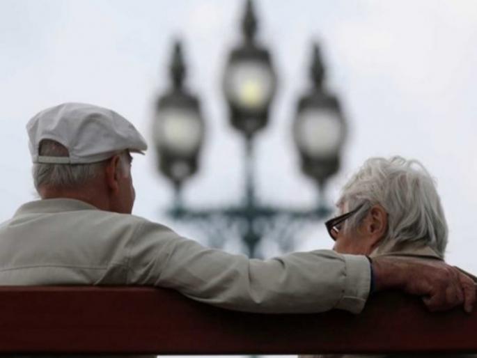 Who is going to ask senior citizens or not? Senior citizens question the administration | आम्हांला कुणी विचारणार आहे की नाही ? ज्येष्ठ नागरिकांचा प्रशासनाला खडा सवाल 