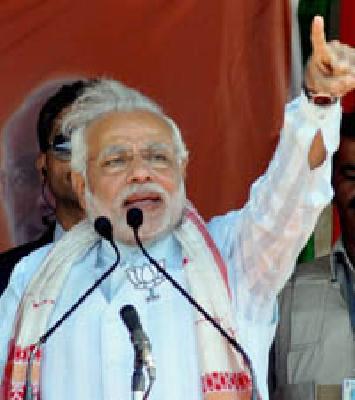 Slippers at Modi | मोदींवर चप्पलफेक