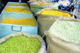 Fear of decline in pulses production | डाळींच्या उत्पादनात मोठी घट होण्याची भीती