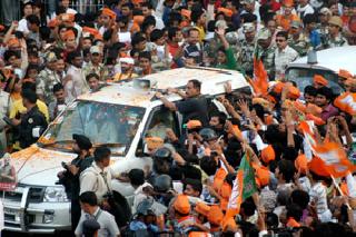 Shows Off Road Shows | आदेश झुगारून रोड शो Shows Off Road Shows | आदेश झुगारून रोड शो