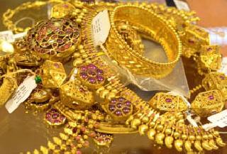 Marriage benefits of gold | सोन्याला लग्नसराईचा लाभ Marriage benefits of gold | सोन्याला लग्नसराईचा लाभ