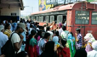 In the return journey, the candidates started to wait | परतीच्या प्रवासात उमेदवारांना ठोकावा लागला मुक्काम