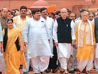 BJP front | भाजपात मोर्चेबांधणी BJP front | भाजपात मोर्चेबांधणी