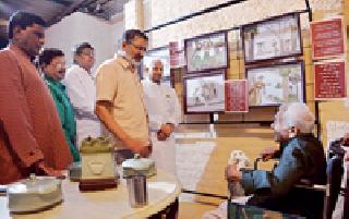 Pictures of Manohar's nature are a miracle | मनोहर यांची निसर्ग चित्रे एक चमत्कारच