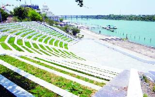 Ampi Theater Ready for the Holocaust | अ‍ॅम्पी थिअटर लोकार्पणासाठी सज्ज