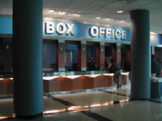 Resist the sale of online ticket tickets | चित्रपटांच्या ऑनलाइन तिकीट विक्रीला विरोध