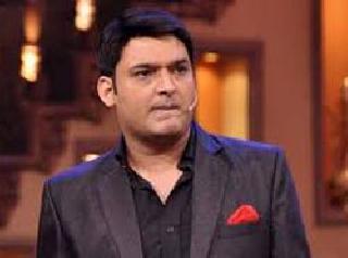 Workers' crack on Kapil's set | कपिलच्या सेटवर कामगारांची दगडफेक