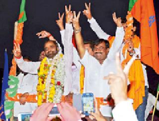 Ahir's historic hat-trick by Modi wave | मोदी लहरने अहीरांची ऐतिहासिक हॅट्ट्रिक Ahir's historic hat-trick by Modi wave | मोदी लहरने अहीरांची ऐतिहासिक हॅट्ट्रिक