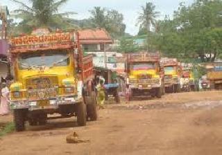 16 accused, including nine carriages of illegal sand | अवैध रेती नेणार्‍या नऊ गाड्यांसह १६ आरोपी ताब्यात